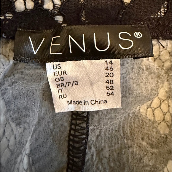 VENUS Vintage Black Lace Trench Coat - Picture 4 of 11